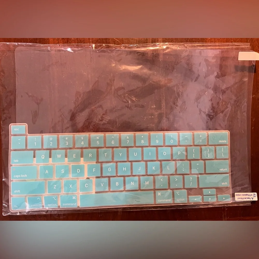 Keyboard cover & screen protector MacBook Pro 13 inch